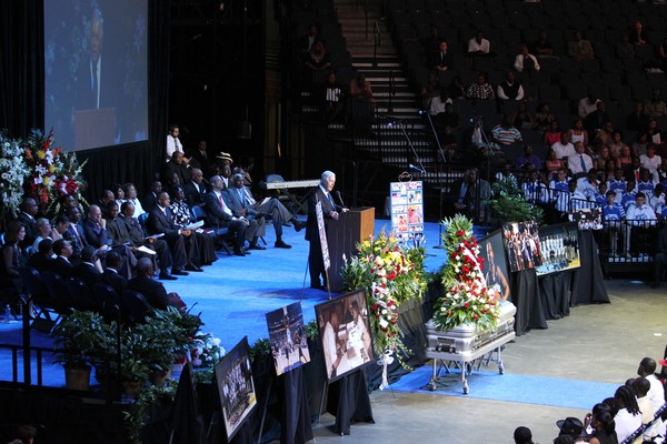 O funeral de Lorenzen Wright (1975-2010), em agosto de 2010 (Foto: Getty Images)