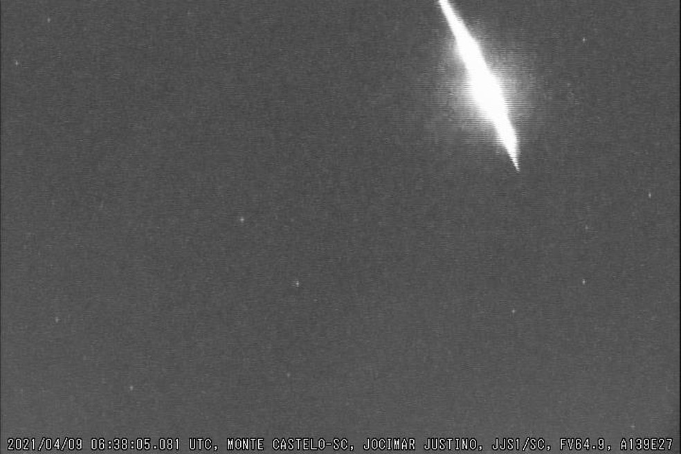 Meteoro registrado em SC tinha velocidade de cerca de 245 mil quilômetros por hora — Foto: Jocimar Justino/Arquivo Pessoal