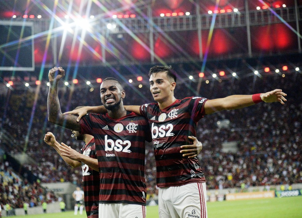 Gerson e Reinier foram as maiores vendas do Flamengo desde 2019 — Foto: André Durão