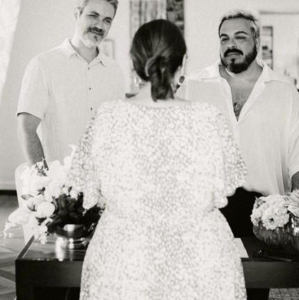 Luis Lobianco se casa com músico o músico Lúcio Zandonadi. A juíza Andréa Pachá oficializou a união — Foto: Alexandre Woloch/Reprodução Instagram Luis Lobianco