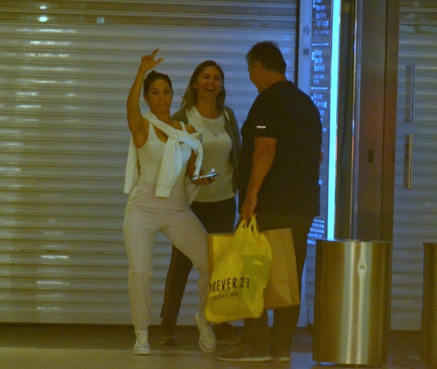 Simaria vai às compras no Rio (Foto: AgNews/Webert Belicio)