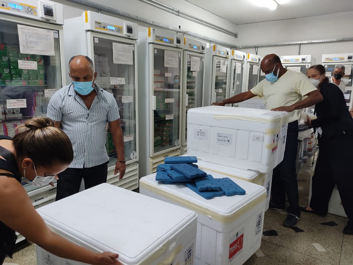 Covid-19: Norte de Minas recebe mais 58.869 doses de vacinas da AstraZeneca e Pfizer