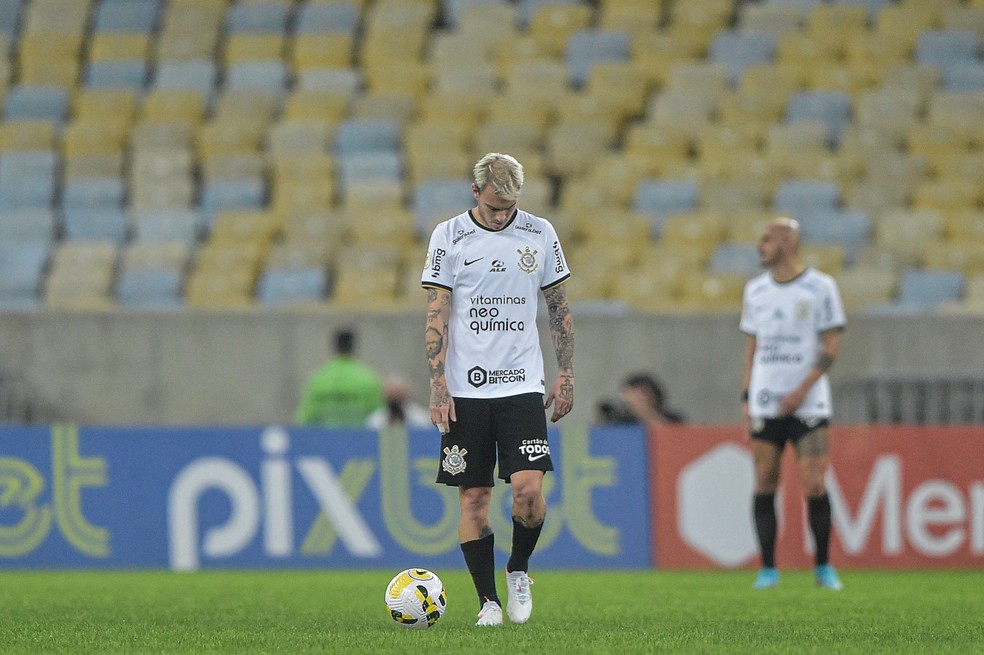 OPINIÃO: Desfalcado e poupando jogadores, Corinthians faz sua pior atuação sob o comando de VP