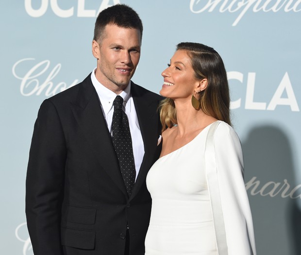 LOS ANGELES, CALIFORNIA - FEBRUARY 21: (L-R) Tom Brady and Gisele BÃ¼ndchen attends the 2019 Hollywood For Science Gala at Private Residence on February 21, 2019 in Los Angeles, California. (Photo by Kevin Winter/Getty Images) (Foto: Getty Images)