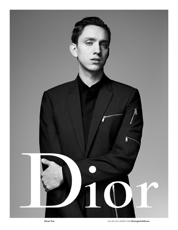 Oliver Sim, vocalista do The XX, na campanha da Dior Homme (Foto: Divulgação/Willy Vanderperre)