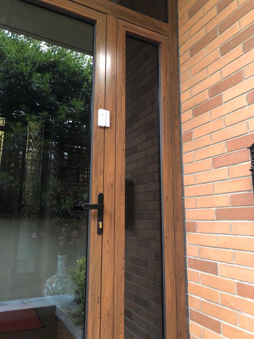 Sensor dedo-duro avisa quando pessoa em quarentena sai de casa em Xangai (Foto: Reprodução)