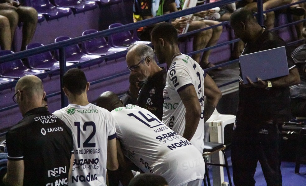 Marcão aprovou vitória do Suzano contra o Vôlei Futuro — Foto: Higor Basso/Vôlei Futuro