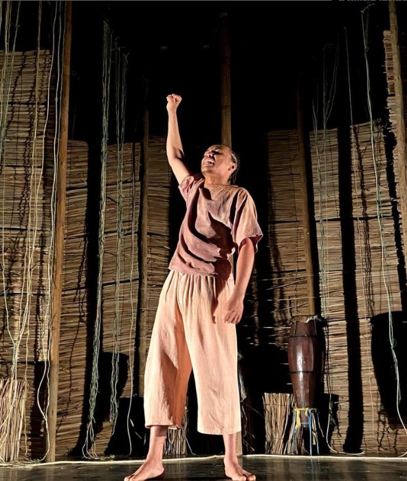 Teatro Dona Amélia recebe a peça teatral 'Liberdade raio, igualdade não!' nesta sexta-feira (12)