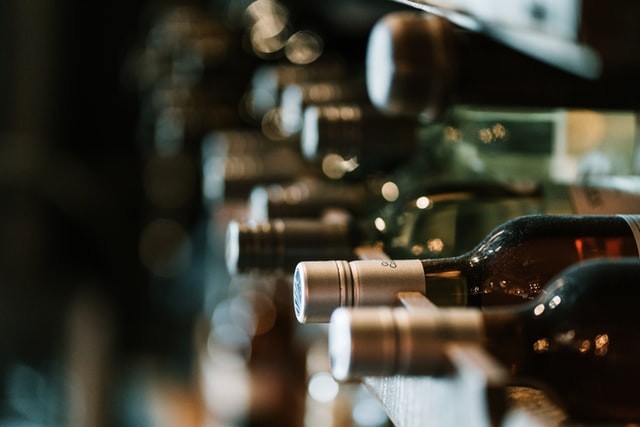 Vinho velho não significa necessariamente vinho bom (Foto: Unsplash)