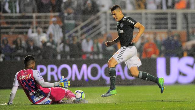 Palmeiras x Bahia - Moisés chuta, e Anderson faz a defesa