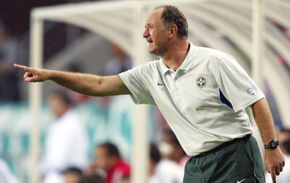 Felipão à frente da Seleção contra a Turquia — Foto: Getty Images