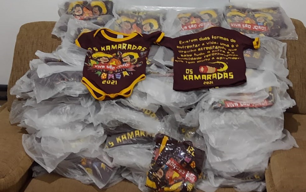 Foram apreendidas 142 camisas do bloco junino, que planejava festa para quinta-feira — Foto: Divulgação/SSP-BA