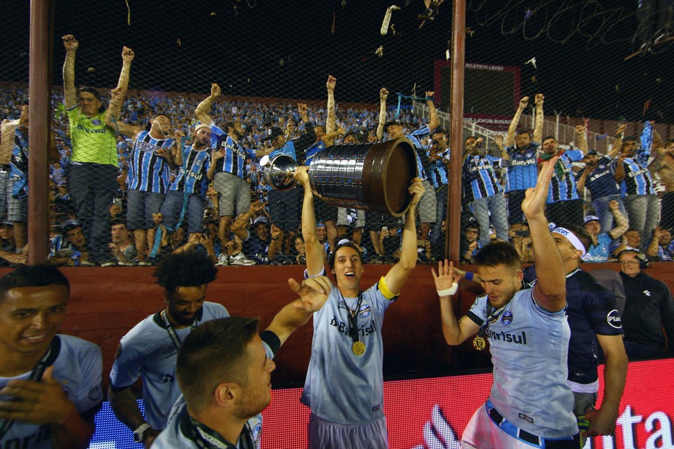 Geromel foi capitão na conquista da Libertadores de 2017 (Foto: Lucas Uebel / Grêmio, DVG)