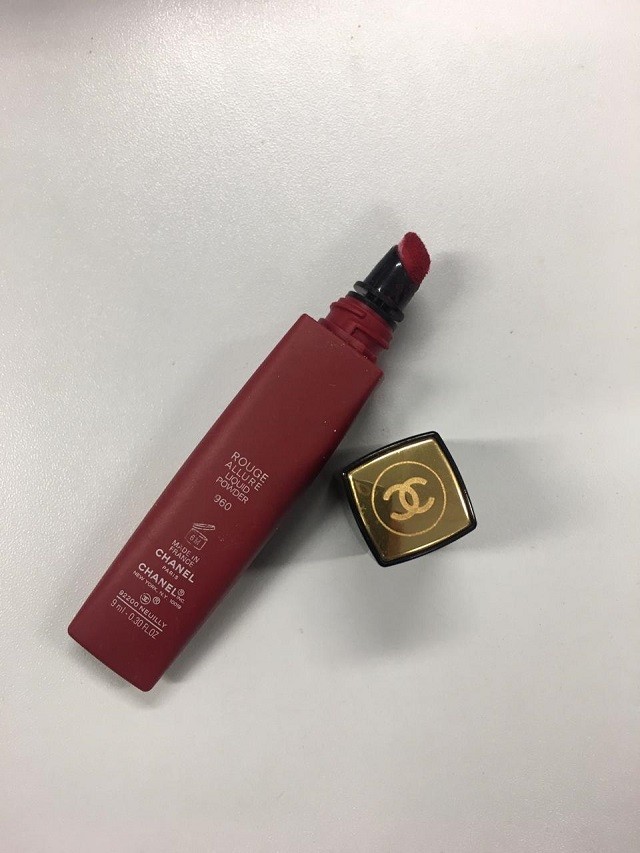 Batom Rouge Allure Liquid Powder (960 Avant -Guardiste), Chanel (Foto: Acervo Pessoal)