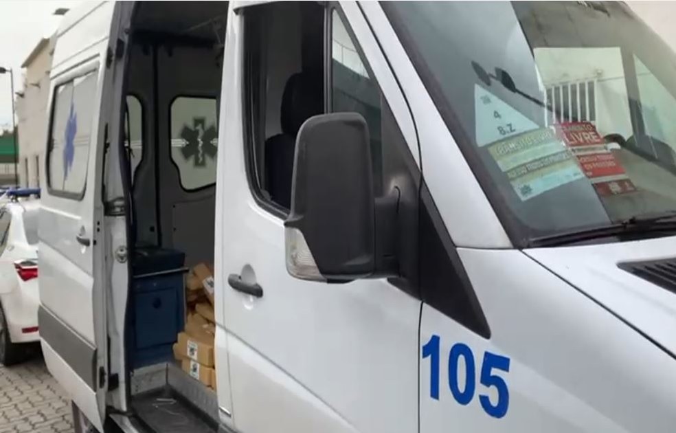 Ambulância que transportava quase meia tonelada de maconha tinha adesivo de trânsito livre — Foto: Divulgação/Divulgação