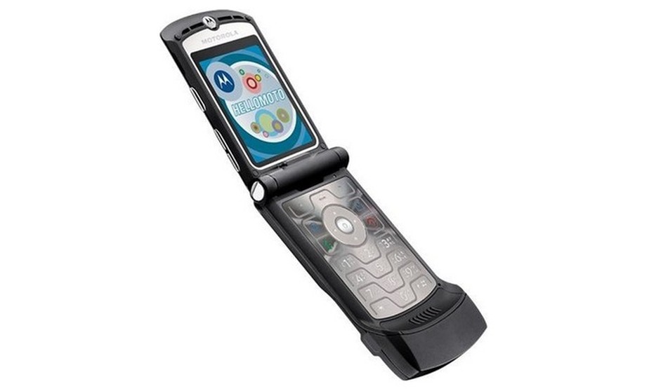 Razr V3, lançamento de 2004
