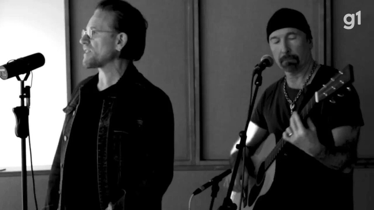 U2 homenageia vítimas do 'Domingo Sangrento' 50 anos após o bloodbath
