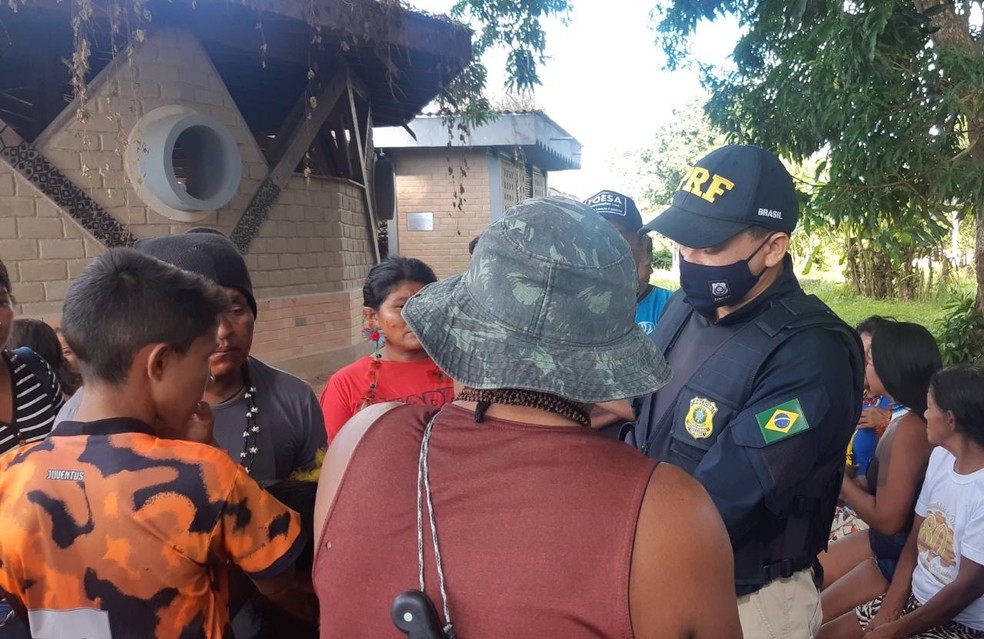 Protesto de indígenas interdita trecho da BR-316 em Santa Inês, no Maranhão — Foto: Divulgação/PRF