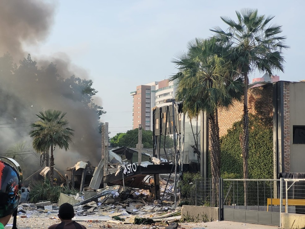 Explosão em restaurante na Zona Leste de Teresina afetou lojas e residências  — Foto: g1pi