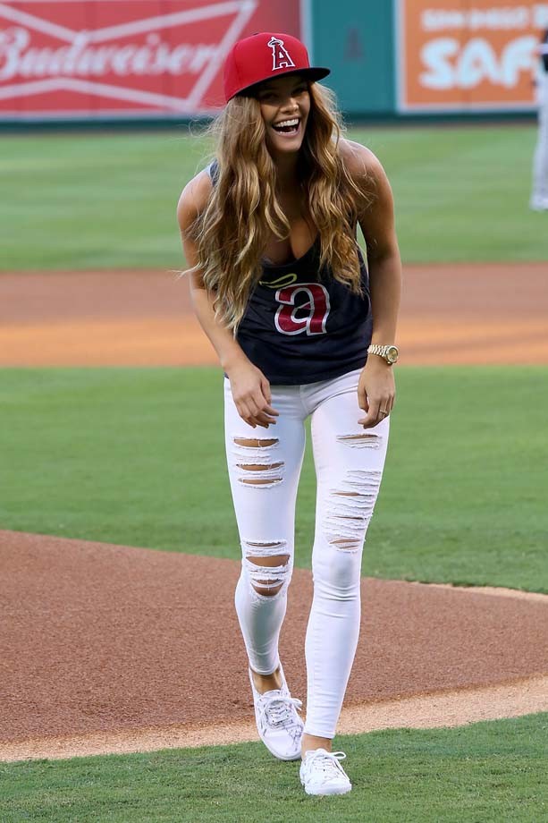 Nina Agdal em partida de baseball (Foto: Getty Images)