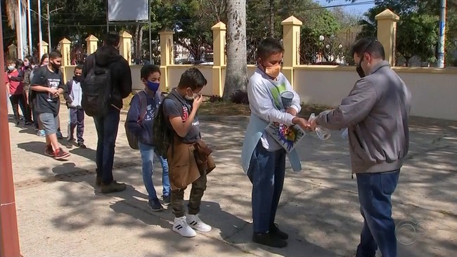 Escolas estaduais e particulares de Itapetininga retomam aulas presenciais nesta segunda