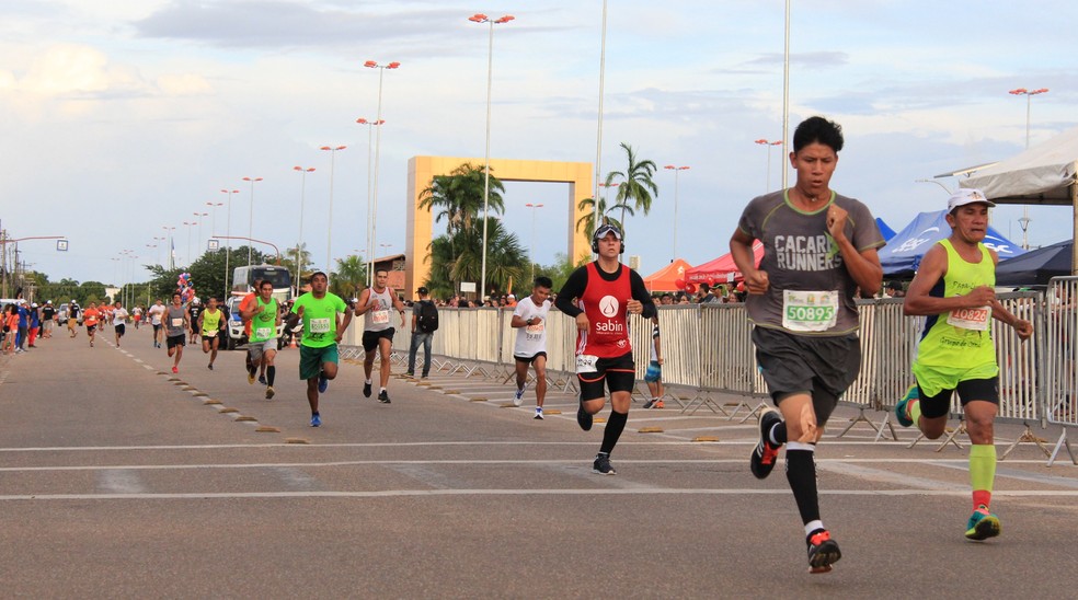 Primeira Corrida Santos Dumont tem percurso de 5 km (Foto: Tércio Neto)
