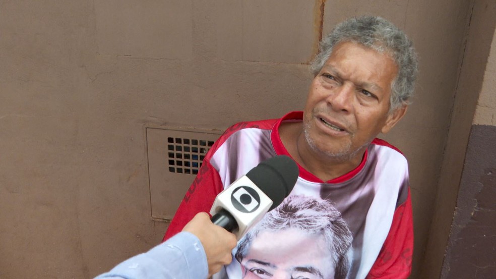  Aparecido Donizetti, aposentado morador de Guará, SP, onde Lula (PT) e Bolsonaro (PL) empataram no 2º turno. — Foto: Carlos Trinca/EPTV