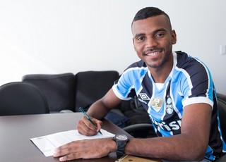 Da resenha ao maior desafio, lateral muda até nome por chance no Grêmio