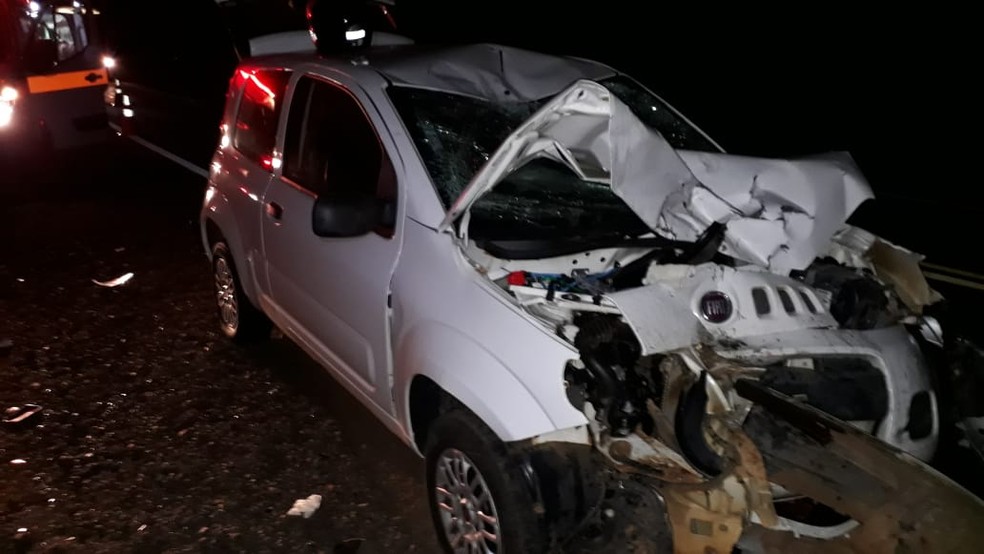 Acidente entre carro e moto deixa três feridos em Taquarituba — Foto: Arteris ViaPaulista/Divulgação