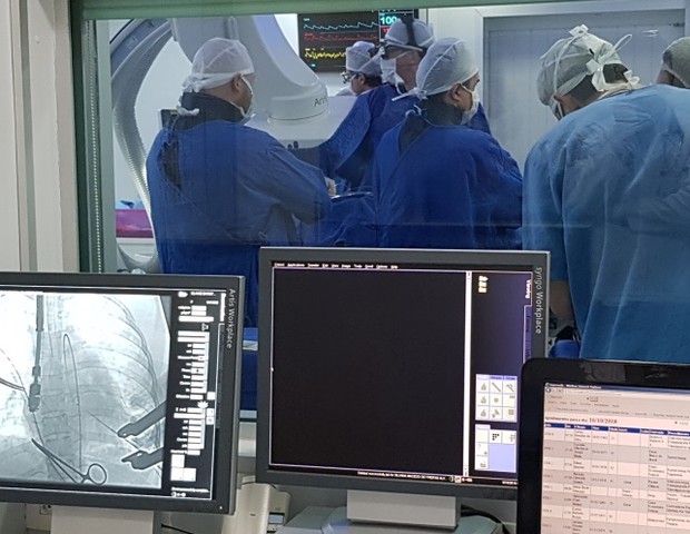 Cirurgia foi realizada por equipe médica de Curitiba (Foto: Hospital Santa Cruz)
