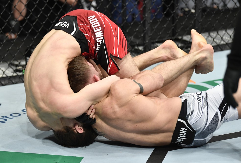 Said Nurmagomedov venceu Cody Stamann aos 47s do R1 — Foto: Getty Images
