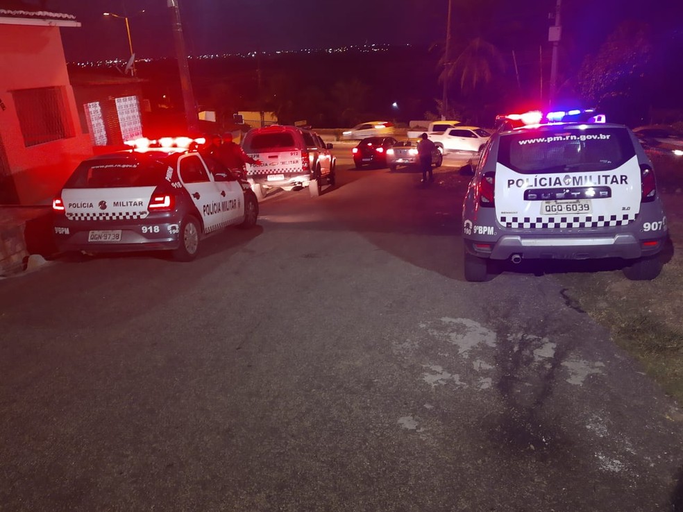 Tiroteio assustou motoristas que passavam pelo local e fugiram pela contramão — Foto: Lucas Cortez/Inter TV Cabugi