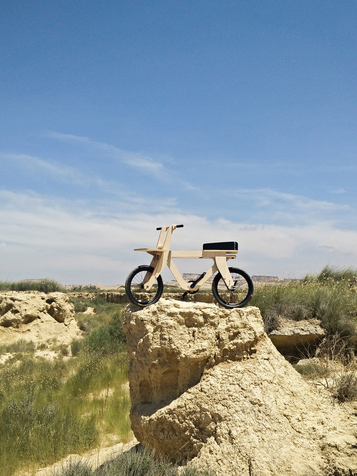 Estúdio espanhol cria bicicleta de madeira que pode ser construída por qualquer pessoa (Foto: Arquimaña)