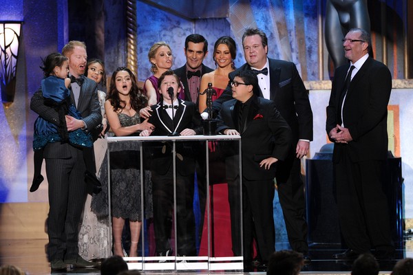 O elenco de Modern Family no Emmy de 2012 (Foto: Getty Images)