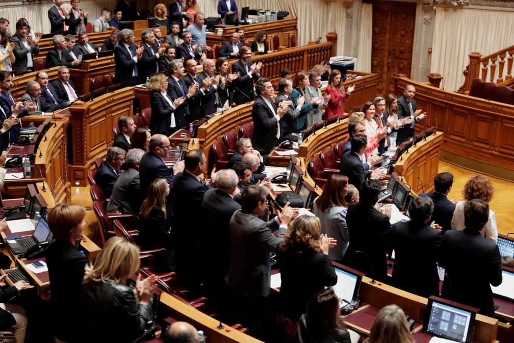 Deputados portugueses discutem projeto de lei que legaliza a eutanÃ¡sia em sessÃ£o nesta terÃ§a-feira (29) (Foto: Rafael Marchante/Reuters)