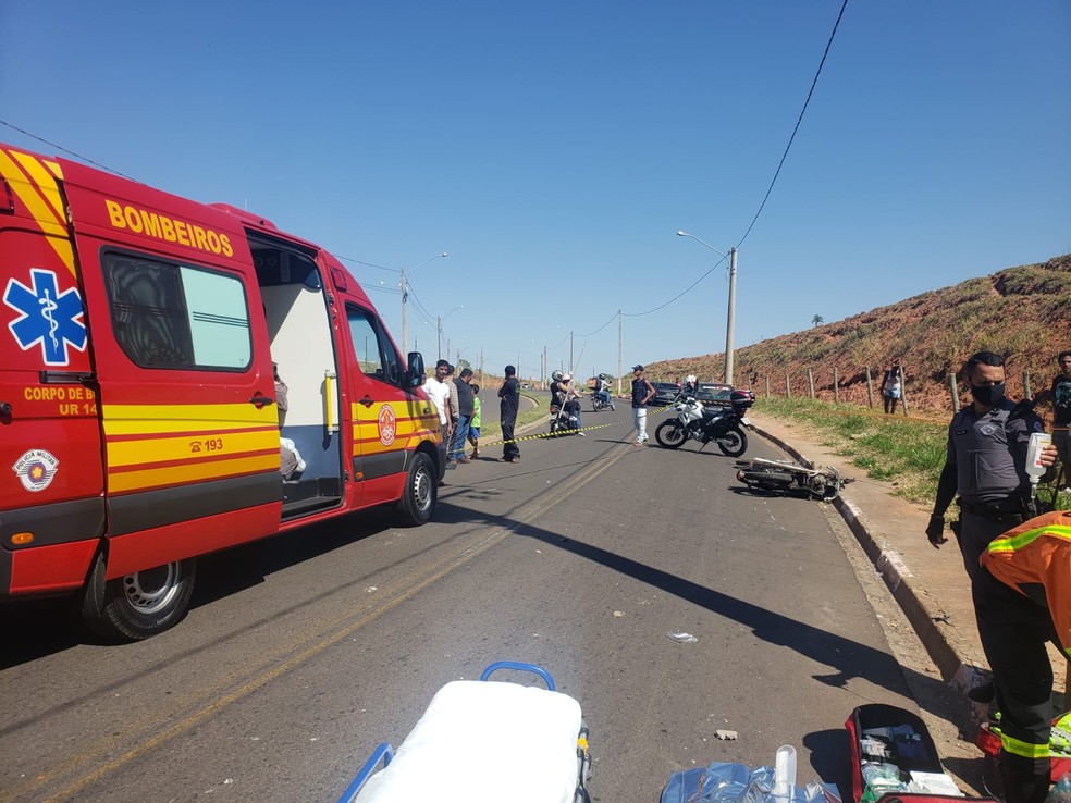 Motociclista morreu na Avenida Raimundo Maiolini, em Presidente Prudente — Foto: Polícia Militar