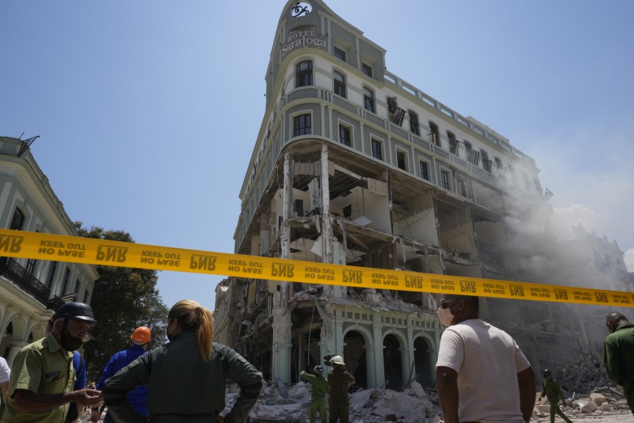 Hotel Saratoga é severamente danificado após uma explosão em Havana, Cuba