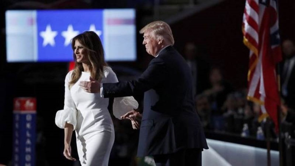 Melania e Trump na convenção republicana de 2016: discurso semelhante ao da ex-primeira dama Michelle Obama — Foto: Jim Young/Reuters