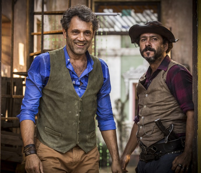 Rivais na trama, Domingos Montagner e Marcos Palmeira posam para as lentes do Gshow (Foto: Inácio Moraes/Gshow)