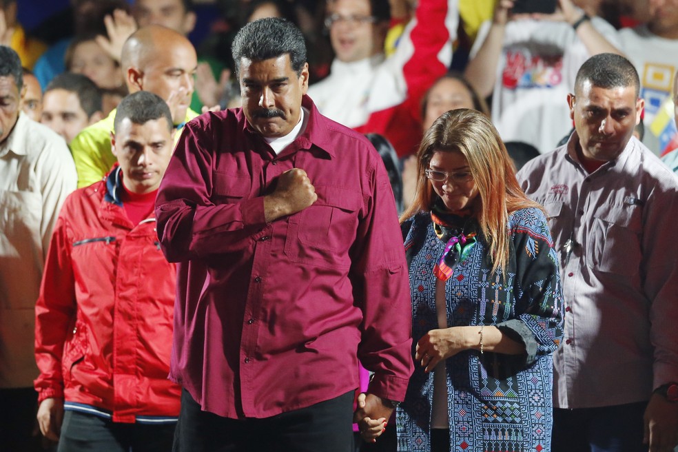 Nicolás Maduro comemora sua reeleição como presidente da Venezuela (Foto: Ariana Cubillos/AP Photo)