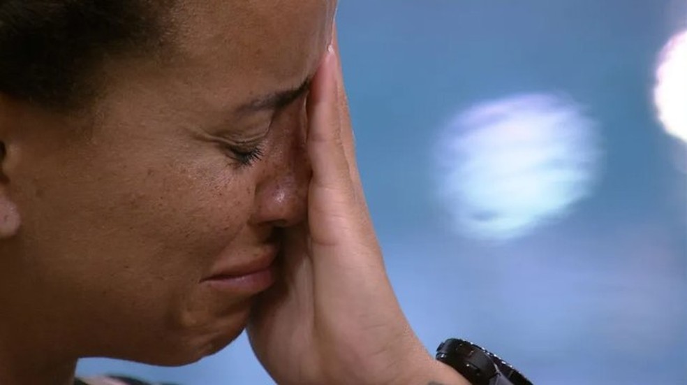 Domitila Barros chora em conversa com Fred Nicácio, no BBB 23 — Foto: Globo