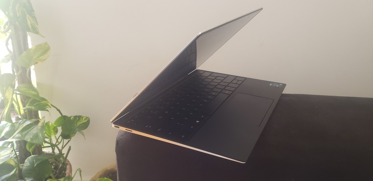 Dell XPS 13 2021 vale a pena? Veja prós e contras