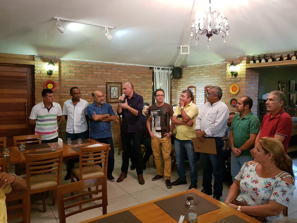 Clubes em apoio a Cesarino (Foto: Josiel Martins/GloboEsporte.com)