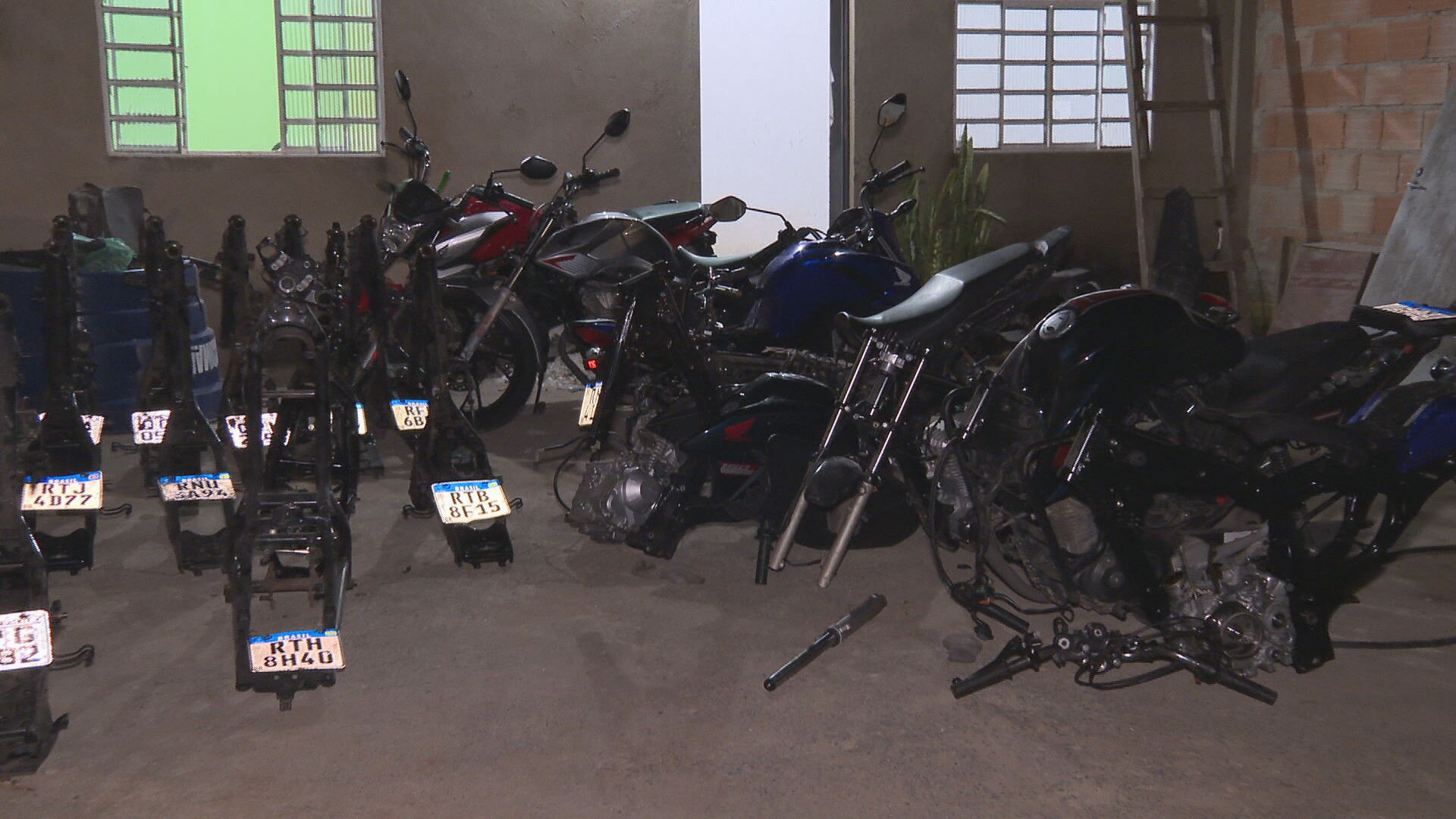 Polícia desarticula esquema de desmanche de motos em BH