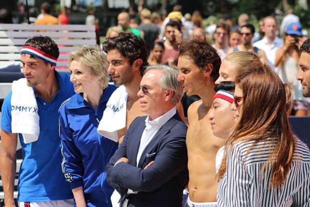 Tommy Hilfiger, Rafael Nadal e os participantes do jogo comemorativo (Foto: Marina Massote)