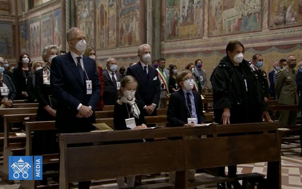 Igreja Católica beatifica o jovem Carlo Acutis, conhecido como 'padroeiro da internet'