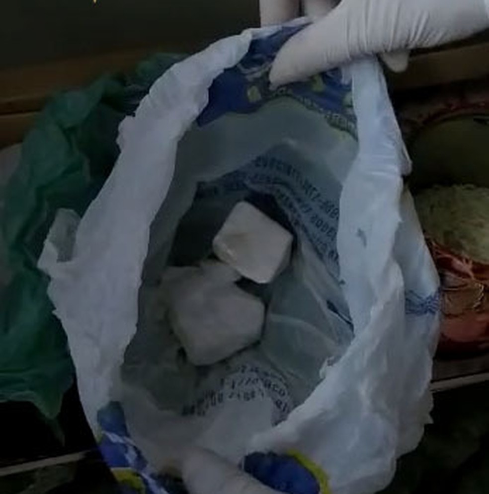 Drogas e munições foram apreendidas durante a operação — Foto: Polícia Civil