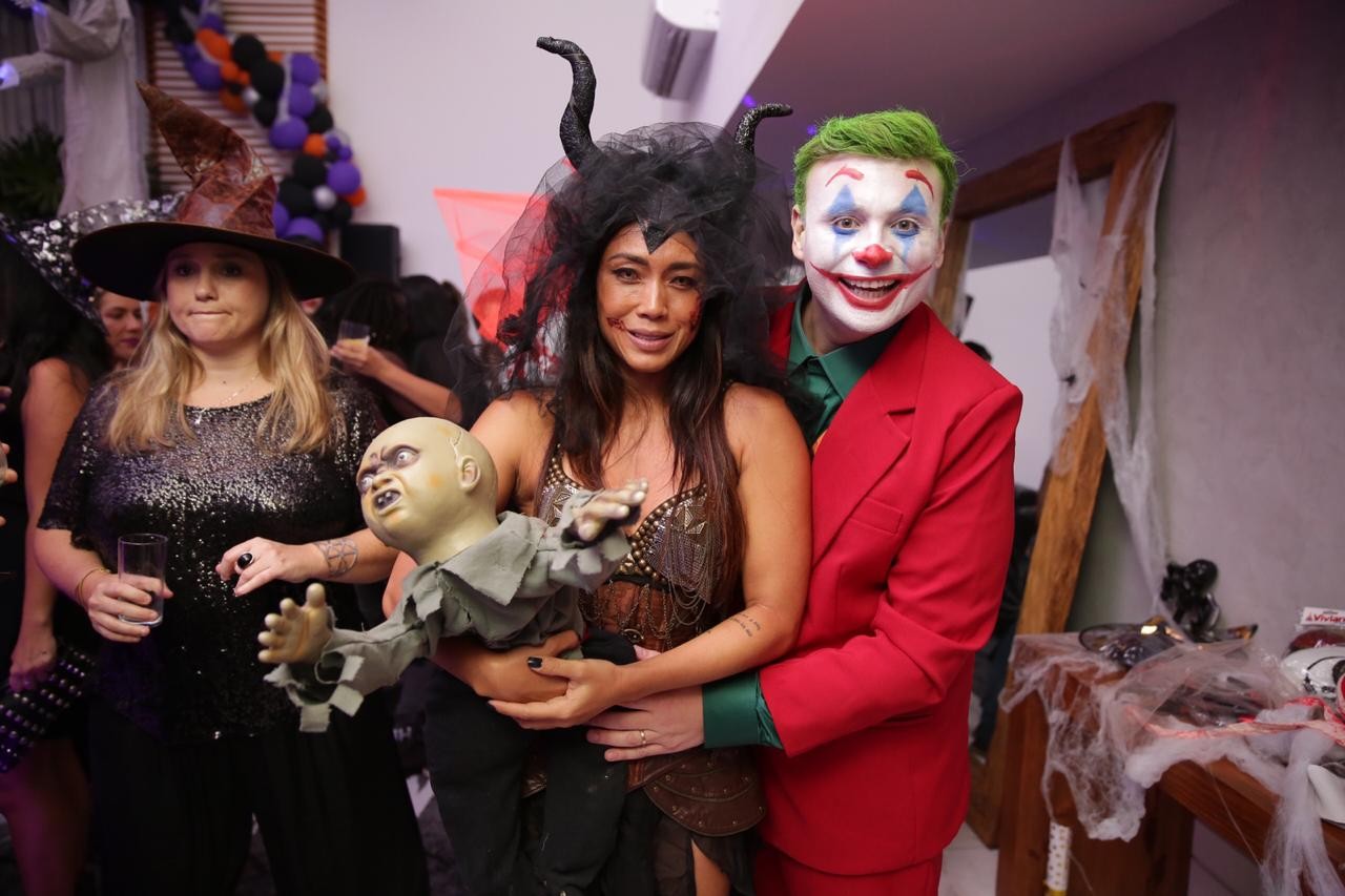Danni Suzuki com Leo Fuchs em festa Halloween  (Foto: Divulgação)
