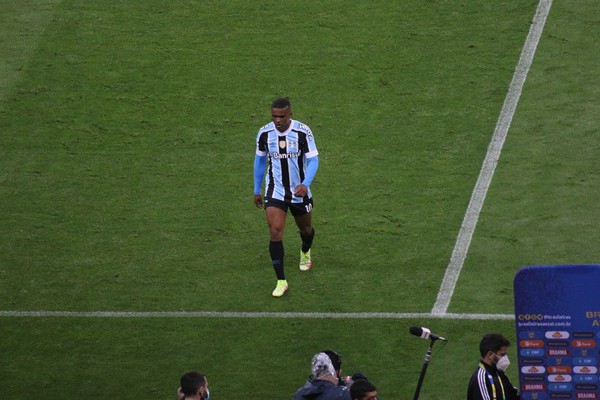 Após derrota no Gre-Nal, chances de rebaixamento do Grêmio para a Série B chegam a 90