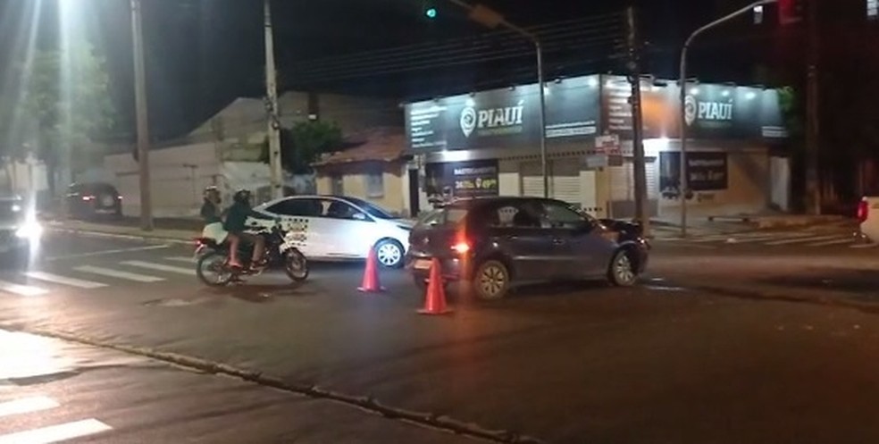 Veículo Gol na Rua Magalhães Filho em Teresina — Foto: Divulgação
